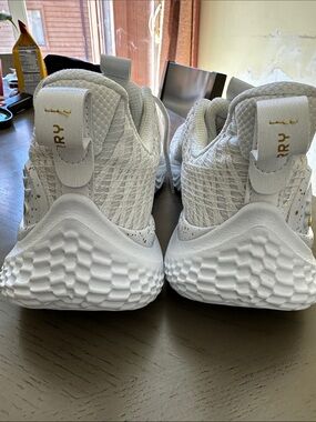 Curry White Athletic Sneakers with Textured Soles